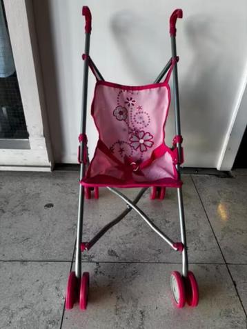 GEBRUIKT! Poppen buggy opklapbaar roze €5,99 beschikbaar voor biedingen