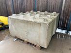 Te koop 2 MEGA betonblokken., Doe-het-zelf en Verbouw, Overige Doe-het-zelf en Verbouw, Ophalen, Zo goed als nieuw