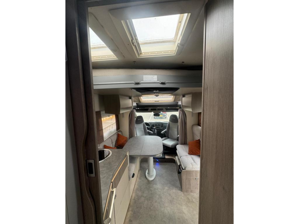 Chausson Titanium 708 Automaat, Queensbed, Hefb, Caravans en Kamperen, Campers, Automaat, Ringverwarming, Ford, 7 tot 8 meter