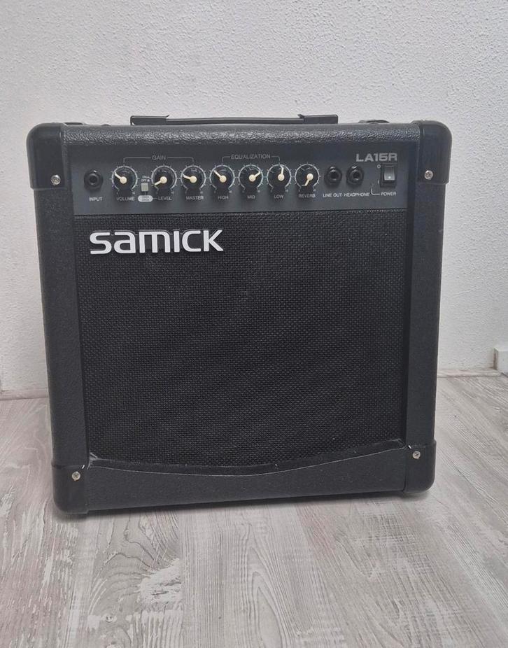 Samick LA15R versterker, Muziek en Instrumenten, Versterkers | Bas en Gitaar, Gebruikt, Gitaar, Minder dan 50 watt, Ophalen