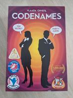 Codenames NL - Leuk gezelschapsspel!, Hobby en Vrije tijd, Gezelschapsspellen | Kaartspellen, Vijf spelers of meer, Ophalen of Verzenden