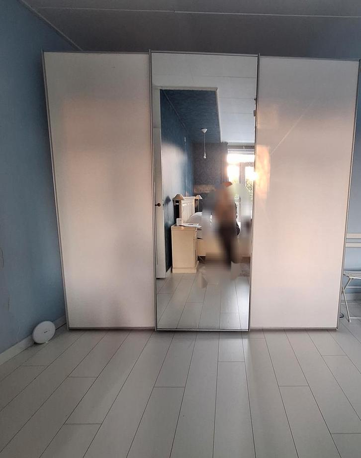 Ruime  zweefdeurkledingkast met veel opbergruimte, Huis en Inrichting, Kasten | Kledingkasten, Gebruikt, 200 cm of meer, 200 cm of meer