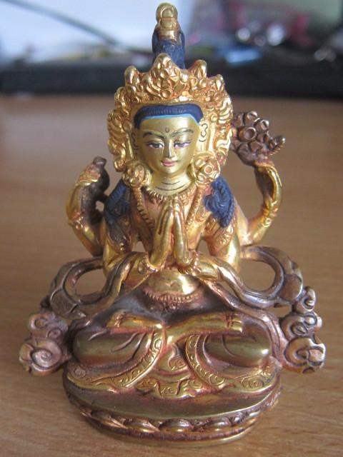 Avalokiteshvara (Chenrizig) bronzen beeldtje uit Nepal., Antiek en Kunst, Kunst | Niet-Westerse kunst, Ophalen of Verzenden