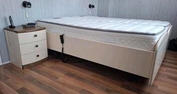 2 persoon bed 🔸️Elektrisch verstelbaar.🔹️ beschikbaar voor biedingen