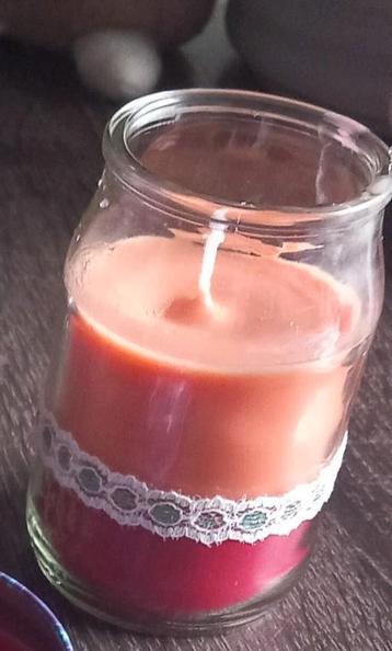 Zelfgemaakte met kaars geur  beschikbaar voor biedingen