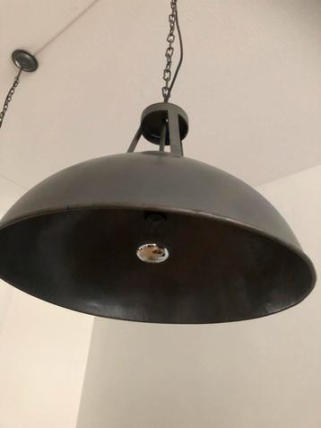 Industriële Hanglampen (2x) beschikbaar voor biedingen