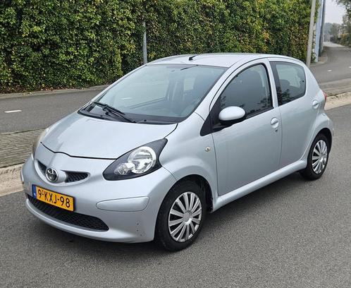 Toyota 2007 Grijs nieuwe apk airco Word ijs koud, Auto's, Toyota, Bedrijf, Benzine, Hatchback, Geïmporteerd, Zilver of Grijs, Ophalen