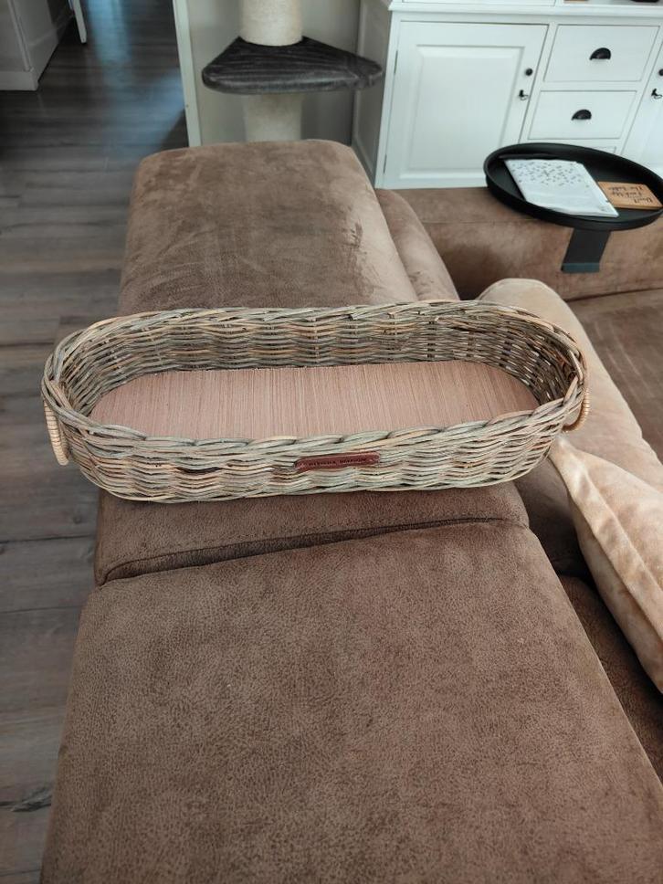 Riviera Maison Mandje, Huis en Inrichting, Woonaccessoires | Schalen en Manden, Zo goed als nieuw, Mand, Ovaal, Riet, Ophalen of Verzenden