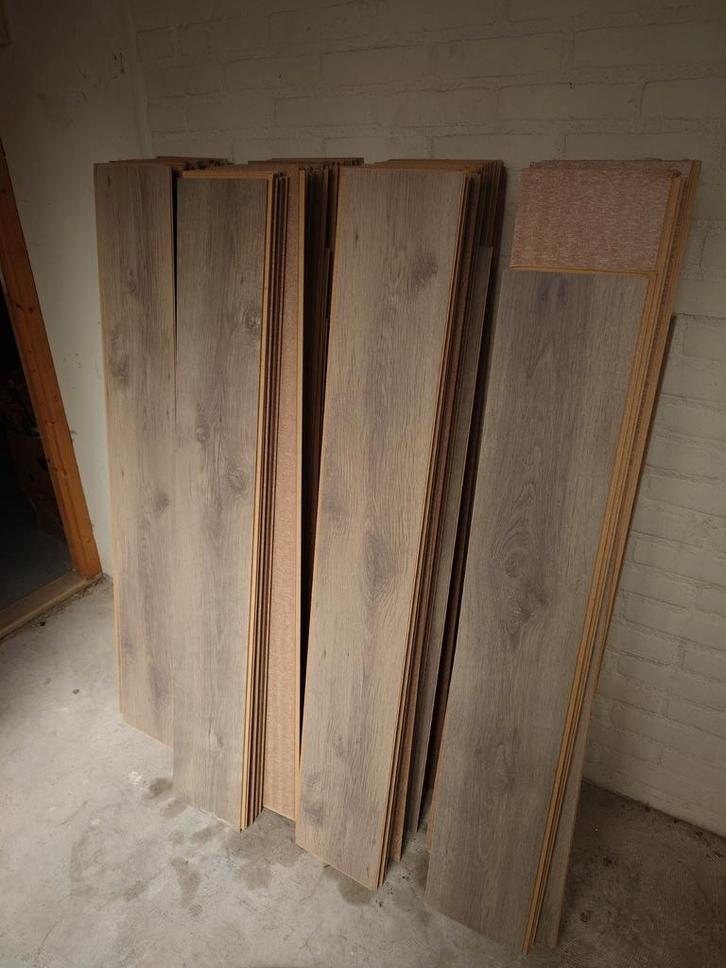 Laminaat, Doe-het-zelf en Verbouw, Vloerdelen en Plavuizen, Zo goed als nieuw, Laminaat, Hout, 50 tot 150 cm, 10 tot 30 cm, 10 m² of meer