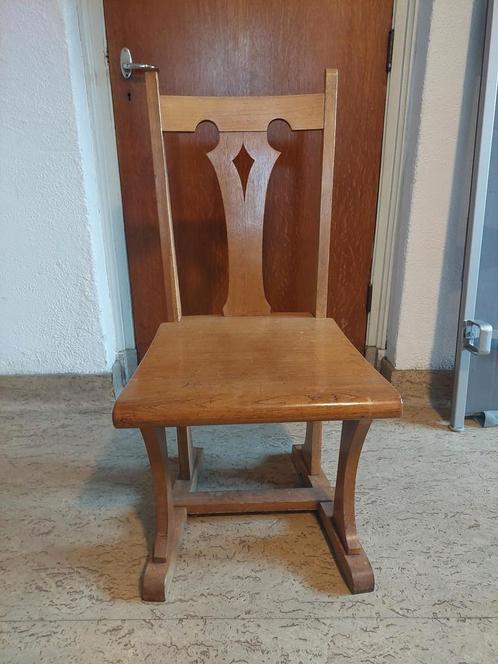 24 zware houten stoelen, Antiek en Kunst, Antiek | Meubels | Stoelen en Banken, Ophalen