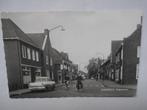 Dinxperlo de Hogestraat met fietsers mooi Dinxperlo in 1960, Verzenden, 1940 tot 1960, Ongelopen, Gelderland