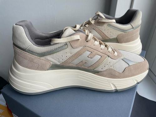 Hogan damessneaker maat 41 splinternieuw, Kleding | Dames, Schoenen, Nieuw, Sneakers of Gympen, Beige, Ophalen of Verzenden