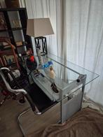 Computer desk. Ijzer en glas met stoel, Huis en Inrichting, Bureaus, Ophalen