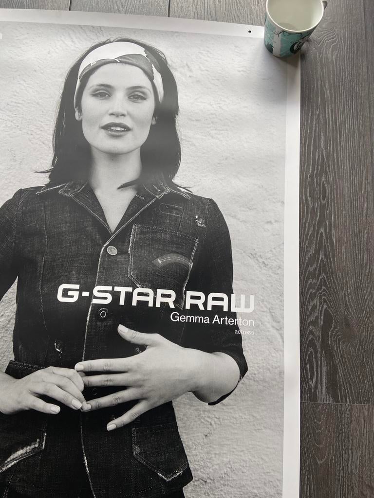 Gemma Arterton G-Star Raw Poster - Anton Corbijn, Verzamelen, Rechthoekig Staand, Deurposter of groter, Ophalen of Verzenden, Zo goed als nieuw