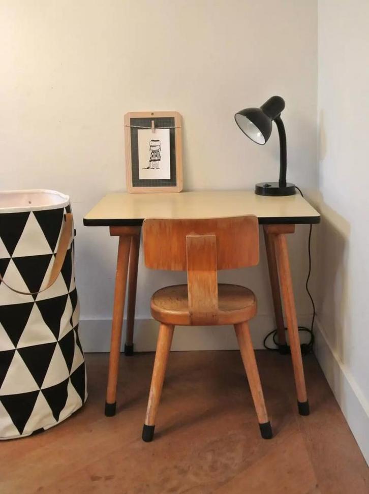 Vintage school bureautje + stoeltje, Kinderen en Baby's, Kinderkamer | Tafels en Stoelen, Gebruikt, Stoel(en), Ophalen