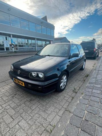 Volkswagen Golf 1.8 CL 66KW E2 1996 Zwart beschikbaar voor biedingen