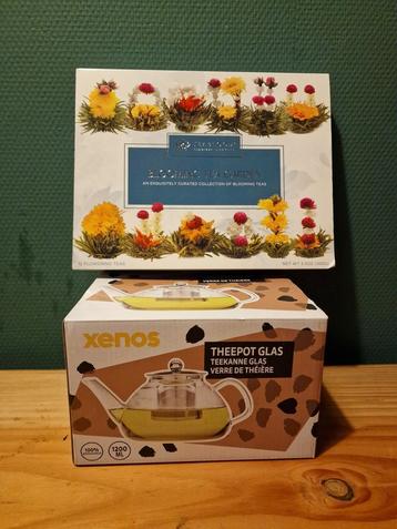 Glazen Theepot met Theebloemen  beschikbaar voor biedingen