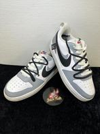 Nike Court Borough smiley face patch high street - size 38,5, Ophalen of Verzenden, Nieuw, Overige kleuren