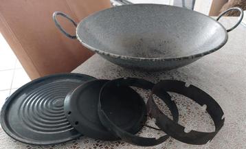 Gewolkte Indische wok doorsnede 37 cm en 4 onderzetters  beschikbaar voor biedingen