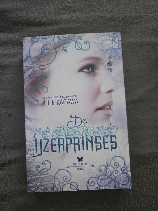 Julie Kagawa - De IJzerprinses, Boeken, Kinderboeken | Jeugd | 13 jaar en ouder, Zo goed als nieuw, Ophalen of Verzenden