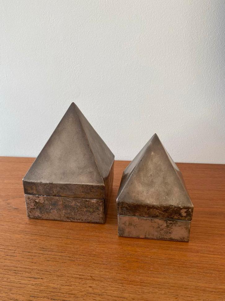 Vintage metalen doosjes piramidevorm, Antiek en Kunst, Antiek | Woonaccessoires, Ophalen of Verzenden