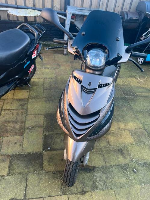 Piaggio zip 4takt, Fietsen en Brommers, Scooters | Piaggio, Zo goed als nieuw, Zip, Ophalen of Verzenden
