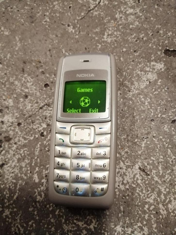 MOOIE SIMPELE GRIJZE NOKIA 1110 (OOK VOOR SENIOREN) TELEFOON, Telecommunicatie, Mobiele telefoons | Hoesjes en Frontjes | Nokia
