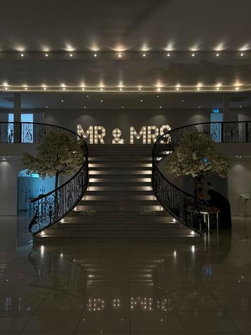 Mr & Mrs Luxe Lichtletters verhuur beschikbaar voor biedingen