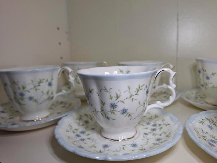 Royal Albert Caroline theekopjes, Huis en Inrichting, Keuken | Servies, Zo goed als nieuw, Kop(pen) en/of Schotel(s), Overige stijlen