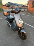 NIU M1 e-scooter 25 km/u- 3579km- incl helm, slot, beenkleed, Elektrisch, Zo goed als nieuw, Ophalen, Overige merken