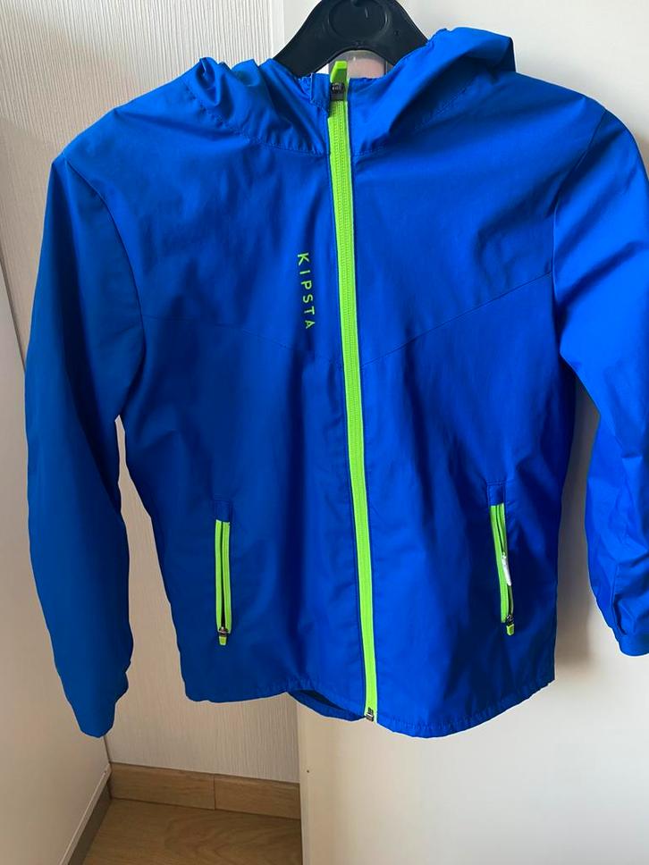 Lichtgewicht regenjas, merk Kipsta, maat 113-122, Kinderen en Baby's, Kinderkleding | Maat 122, Gebruikt, Jas, Ophalen of Verzenden