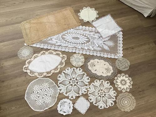 Bijzondere Verzameling Kant:14stuks.Jr.60/70.Sámen:, Antiek en Kunst, Antiek | Kleden en Textiel, Ophalen of Verzenden