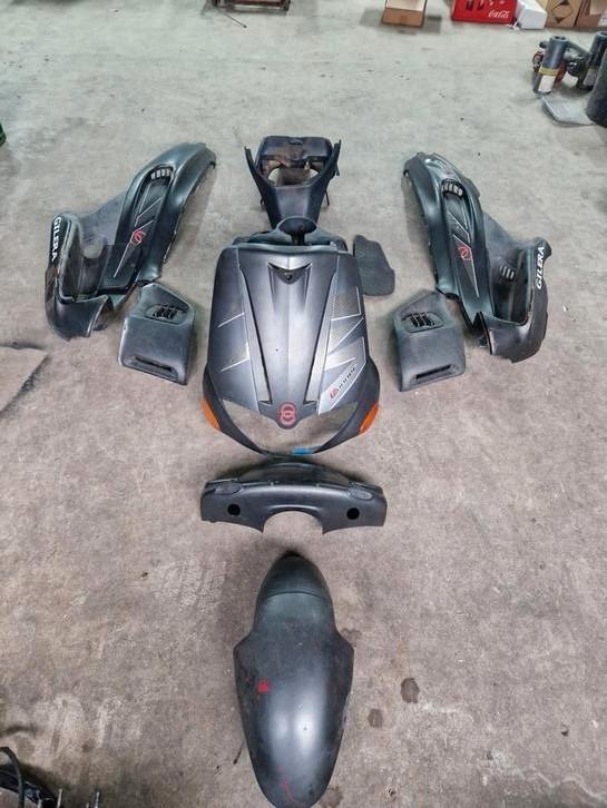 Gilera runner 125cc 180cc sp pro kappenset (50cc 70cc 172cc), Fietsen en Brommers, Brommeronderdelen | Algemeen, Gebruikt, Kap