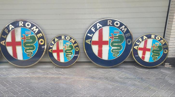 Diverse Alfa Romeo lichtbakken, lichtreclame te koop., Verzamelen, Merken en Reclamevoorwerpen, Zo goed als nieuw, Lichtbak of (neon) lamp