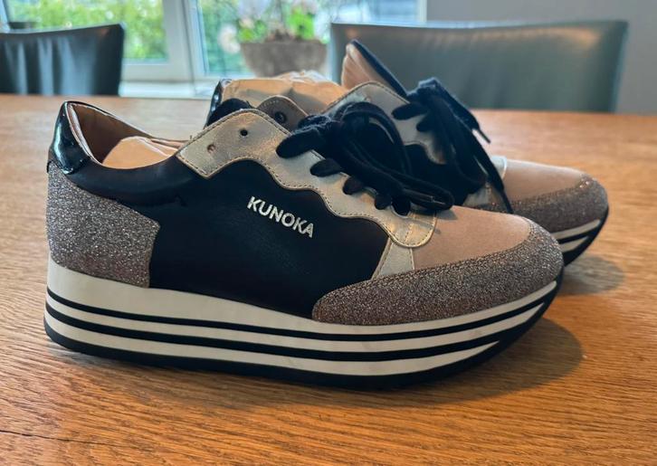 Kunoka sneakers nieuw maat 41 zwart met goud, Kleding | Dames, Schoenen, Nieuw, Sneakers of Gympen, Zwart, Ophalen of Verzenden