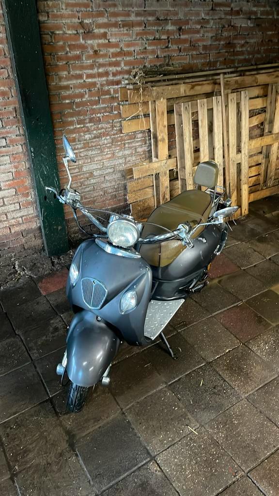 Nette snor scooter schuur opruiming, Fietsen en Brommers, Scooters | Overige merken, Benzine, Ophalen