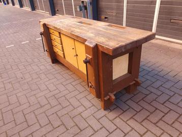 Massief hardhouten werkbank  beschikbaar voor biedingen
