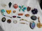 Verschillende broches, Ophalen of Verzenden, Overige materialen