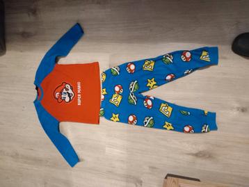 Nette super Mario pyjama fleece  beschikbaar voor biedingen