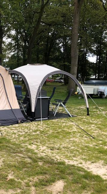 Bo Camp shelter 300 x 300 cm plus 1 zijwand beschikbaar voor biedingen
