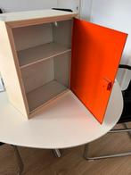 Medicijnkastje  Brabantia ,origineel met  sleutetje, Antiek en Kunst, Ophalen of Verzenden