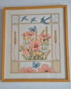 Borduurwerk Bloemen en vogels. Marjolein Bastin. Ingelijst., Minder dan 50 cm, Nieuw, Ophalen of Verzenden, Schilderij