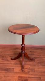 Mahonie bijzettafel, Ophalen