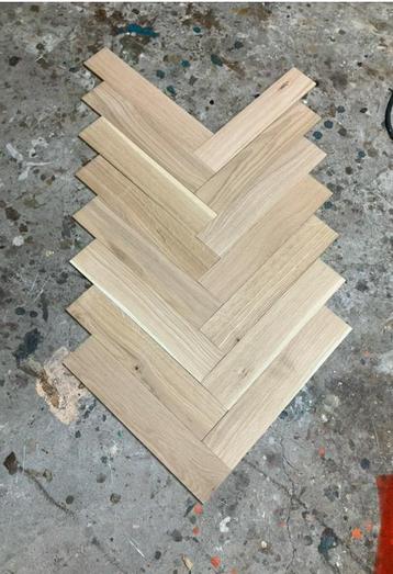 Tapis eiken  Visgraat 355x71x1 nu voor maar €17,50 per m2 beschikbaar voor biedingen