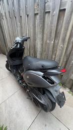 Zip 125 cc  ac gestraald en gereviseerd, Fietsen en Brommers, Scooters | Piaggio, Ophalen of Verzenden, Zo goed als nieuw, Zip