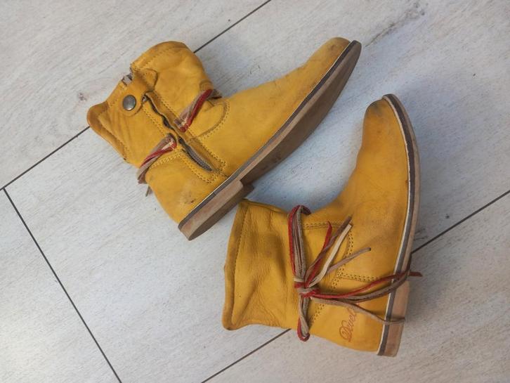 Mooie gele leren laarsjes van Develab maat 28, Kinderen en Baby's, Kinderkleding | Schoenen en Sokken, Zo goed als nieuw, Laarzen