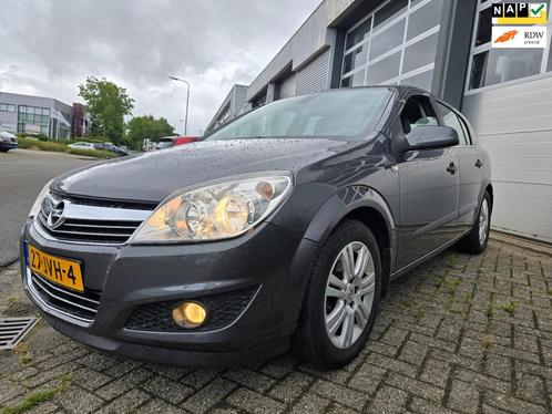 Opel Astra 1.6 Cosmo apk april 2026 leer airco Nap, Auto's, Opel, Bedrijf, Te koop, Astra, Airbags, Airconditioning, Boordcomputer