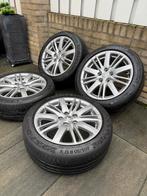 17 inch Renault megane GT velgen met zomerbanden, Velg(en), 17 inch, Zomerbanden, 205 mm