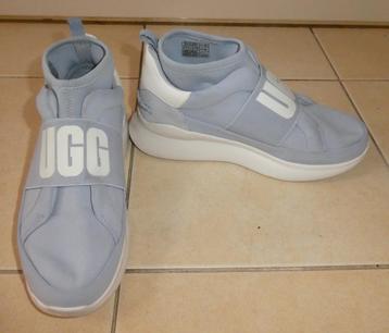 UGG sneakers maat 38 Neutra enkelhoog pastelblauw wit beschikbaar voor biedingen