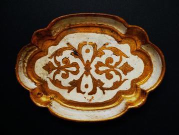Brocant Italiaans houten dienblad In de kleuren goud ecru beschikbaar voor biedingen